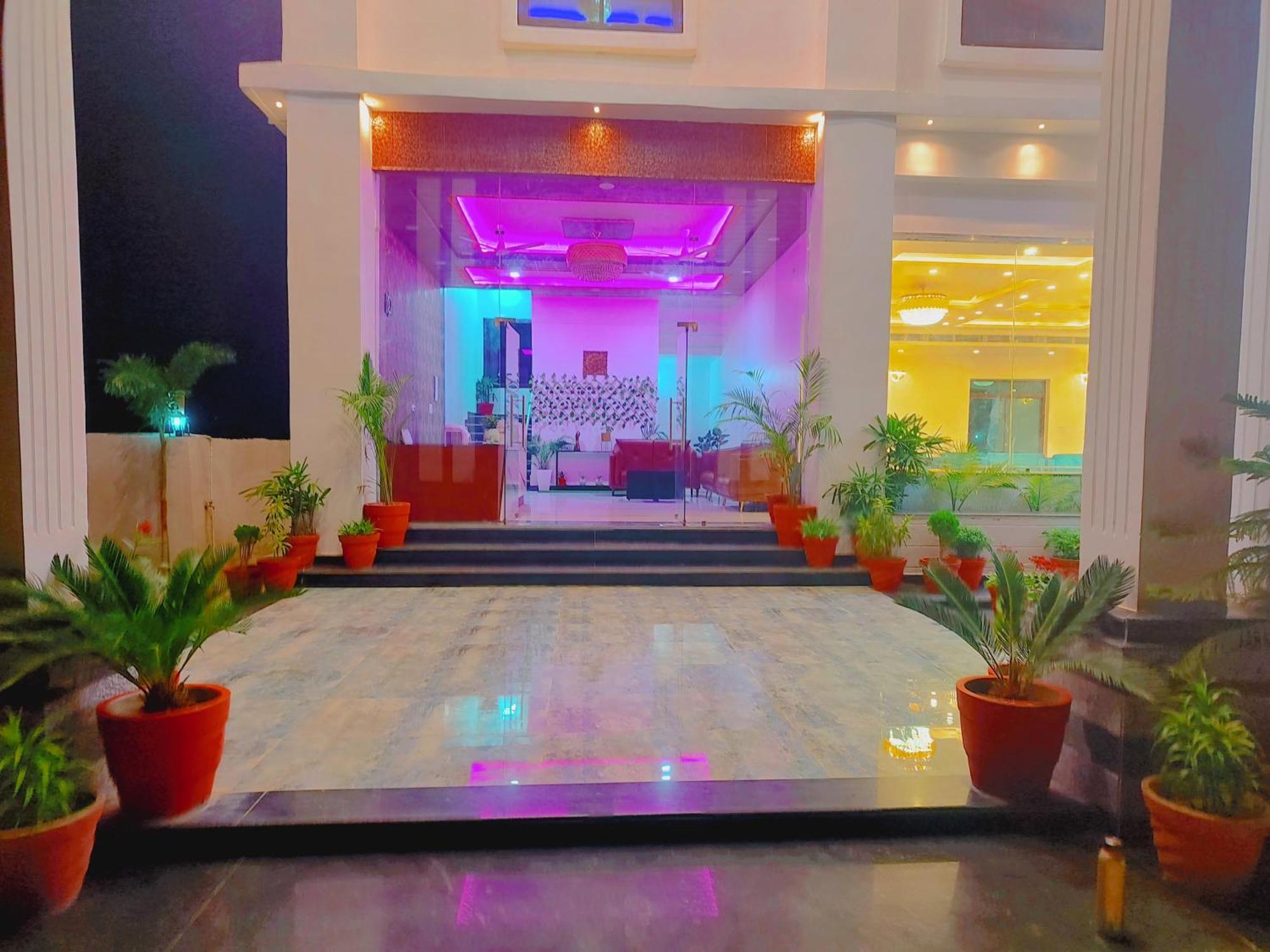 Awadh Samrat Resort Ayodhya Dış mekan fotoğraf