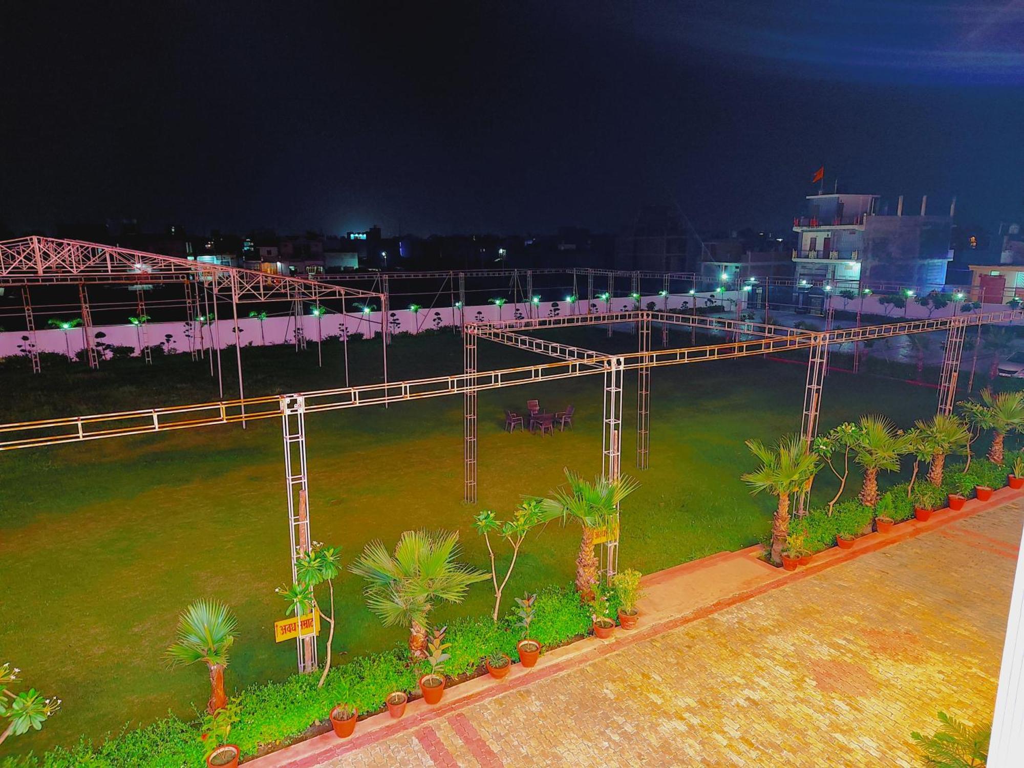 Awadh Samrat Resort Ayodhya Dış mekan fotoğraf