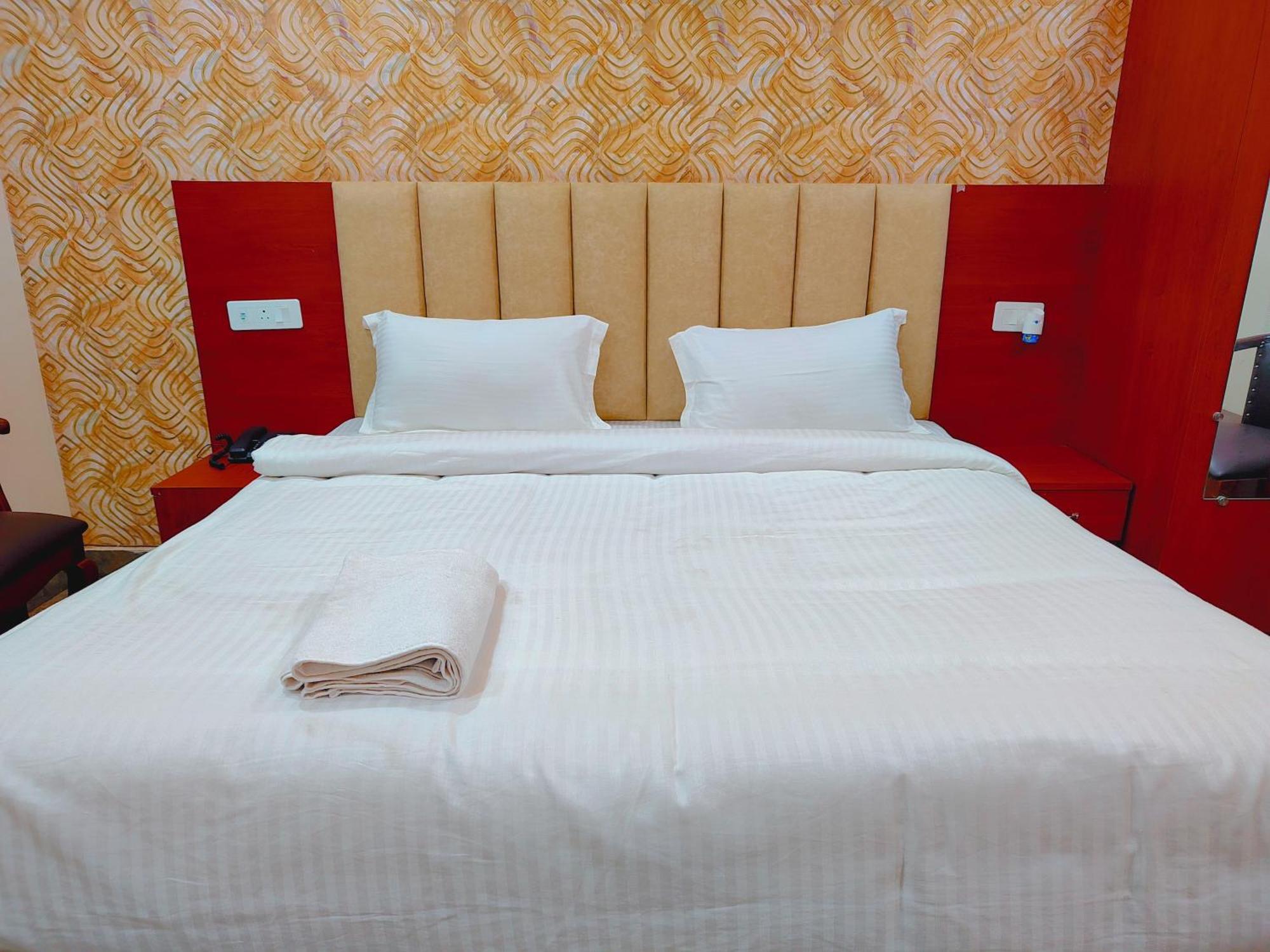 Awadh Samrat Resort Ayodhya Dış mekan fotoğraf