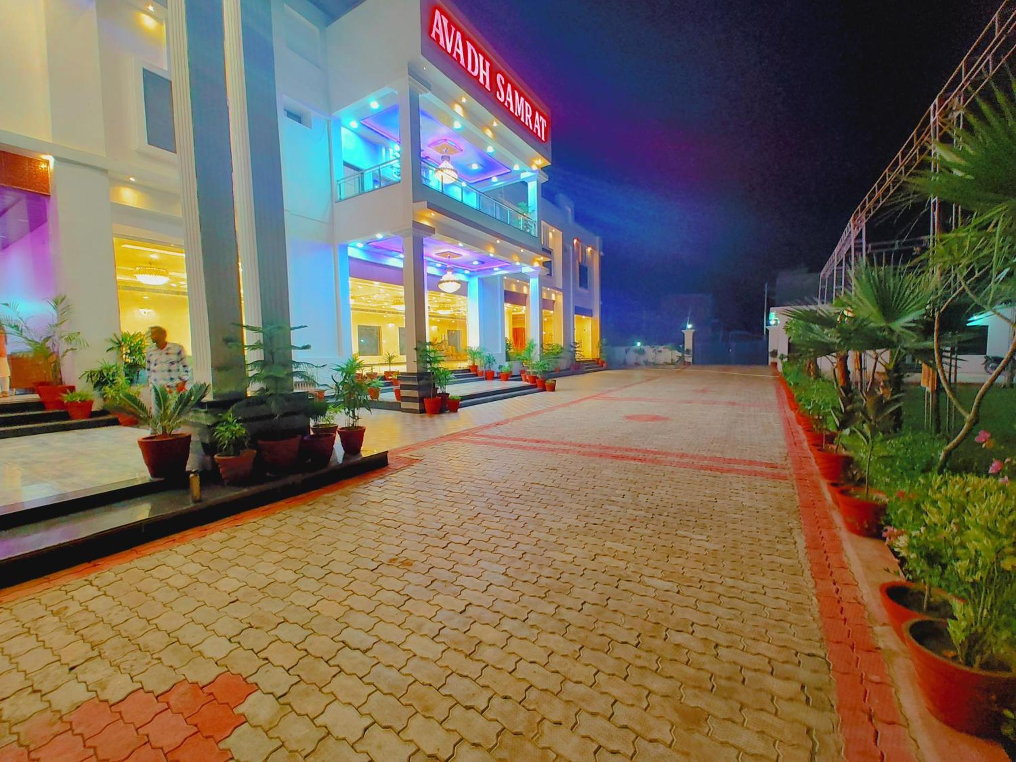 Awadh Samrat Resort Ayodhya Dış mekan fotoğraf
