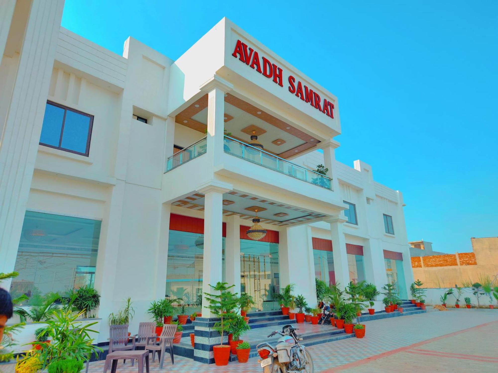 Awadh Samrat Resort Ayodhya Dış mekan fotoğraf