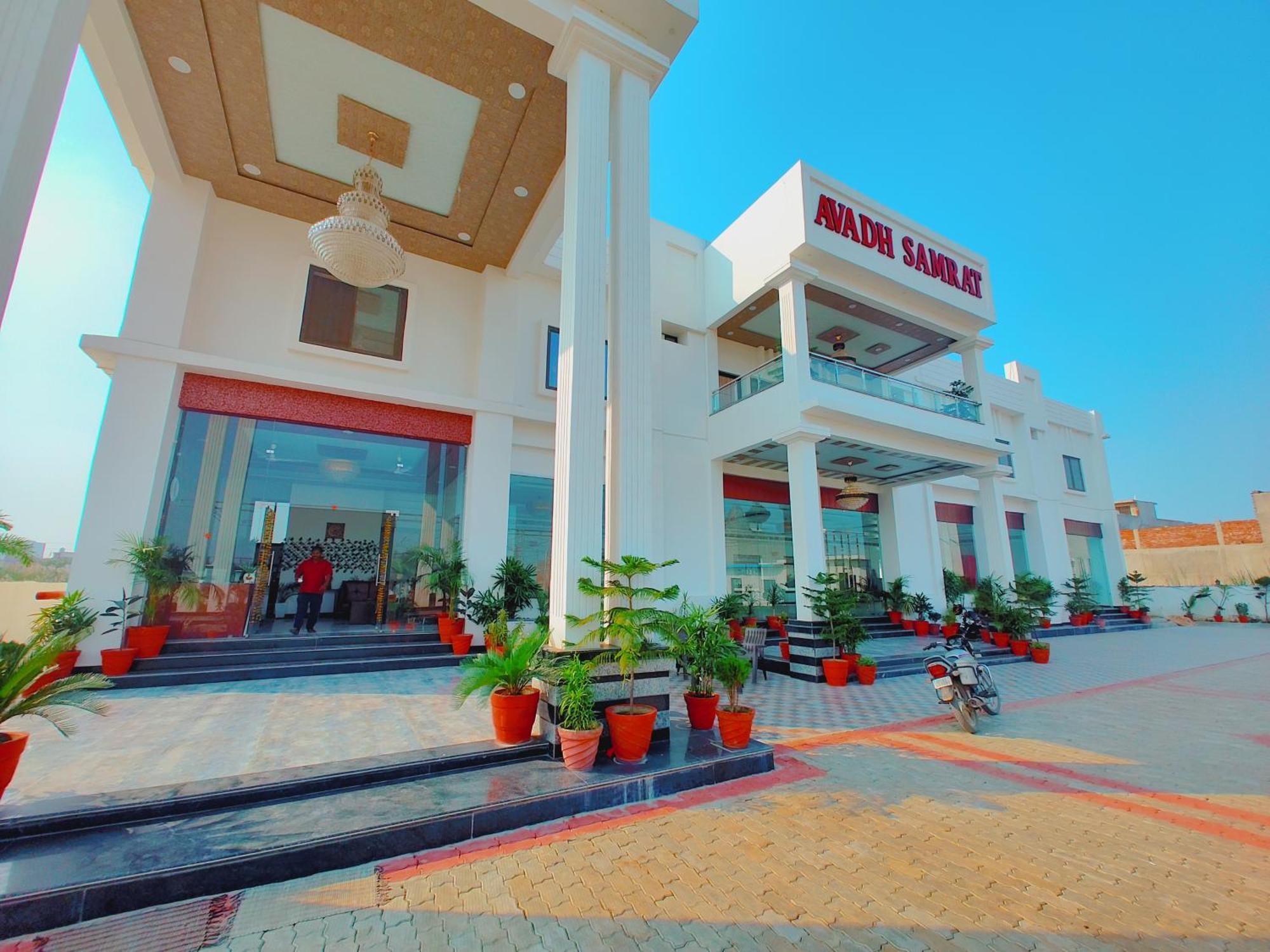 Awadh Samrat Resort Ayodhya Dış mekan fotoğraf