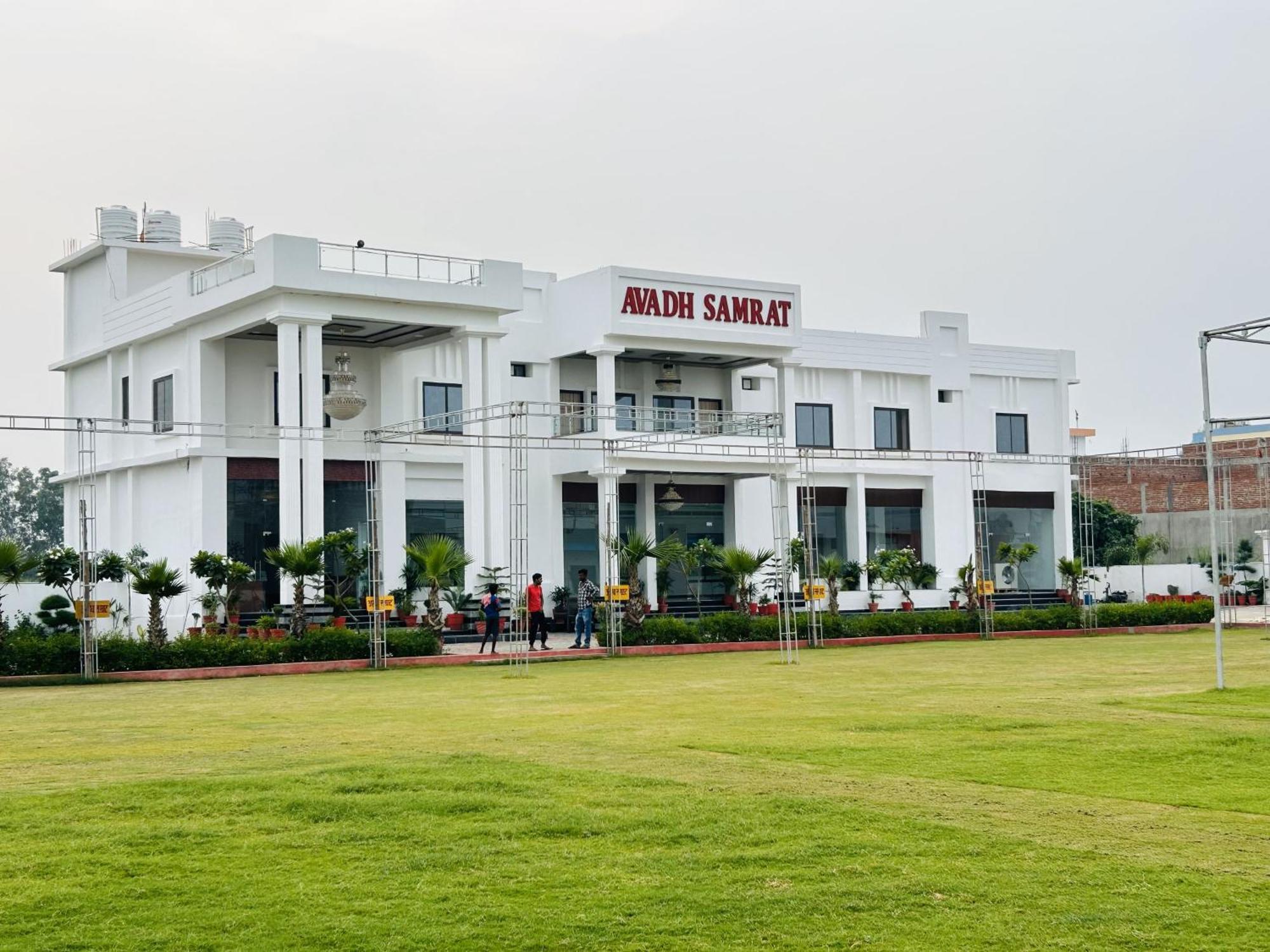 Awadh Samrat Resort Ayodhya Dış mekan fotoğraf