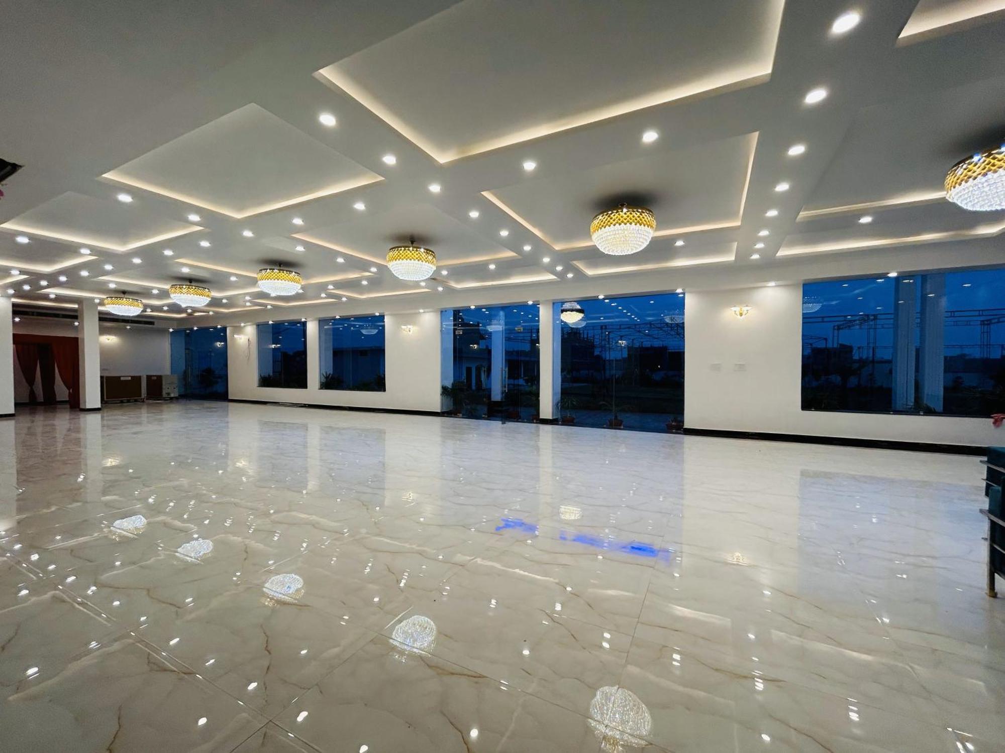Awadh Samrat Resort Ayodhya Dış mekan fotoğraf