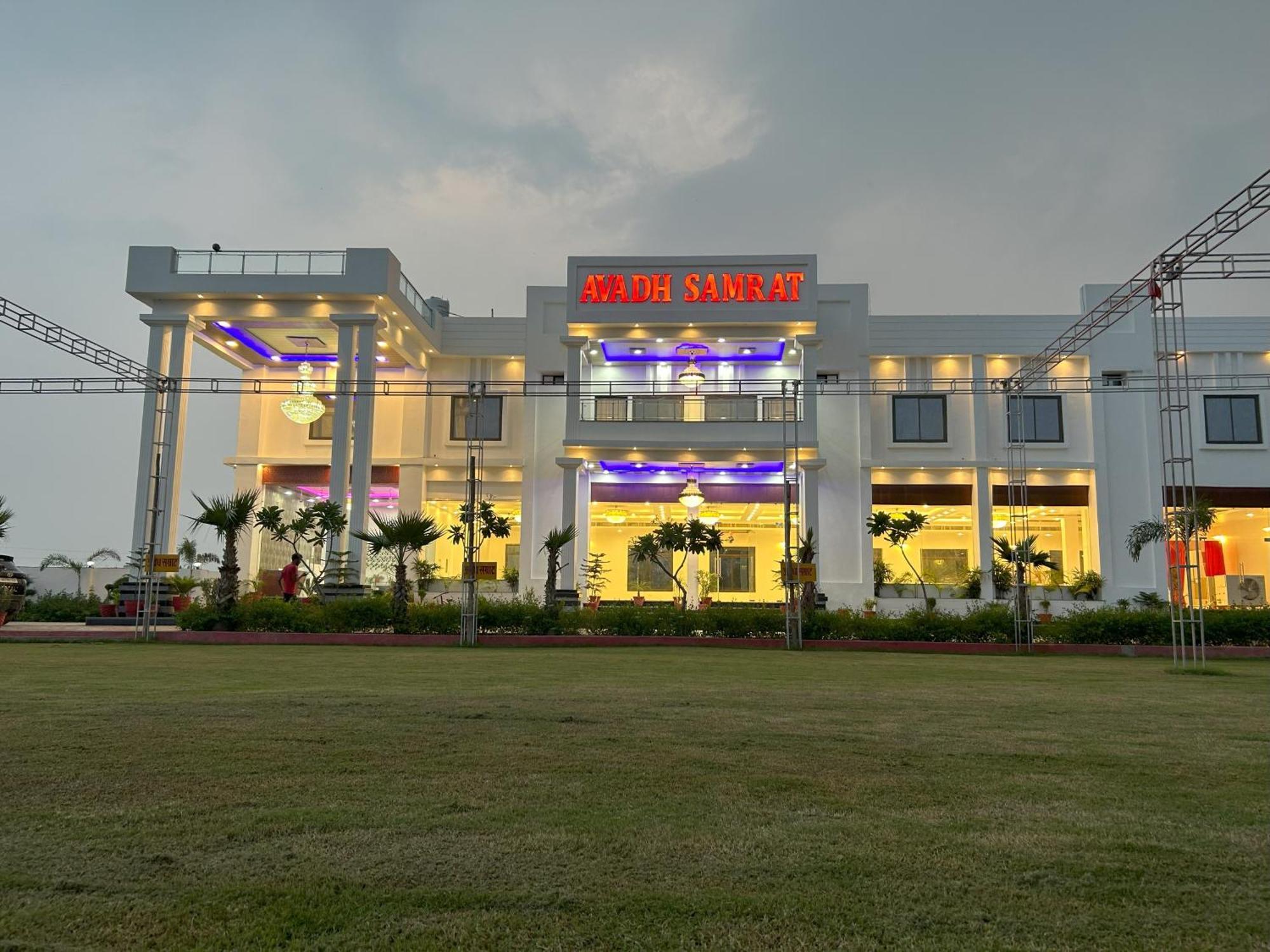 Awadh Samrat Resort Ayodhya Dış mekan fotoğraf